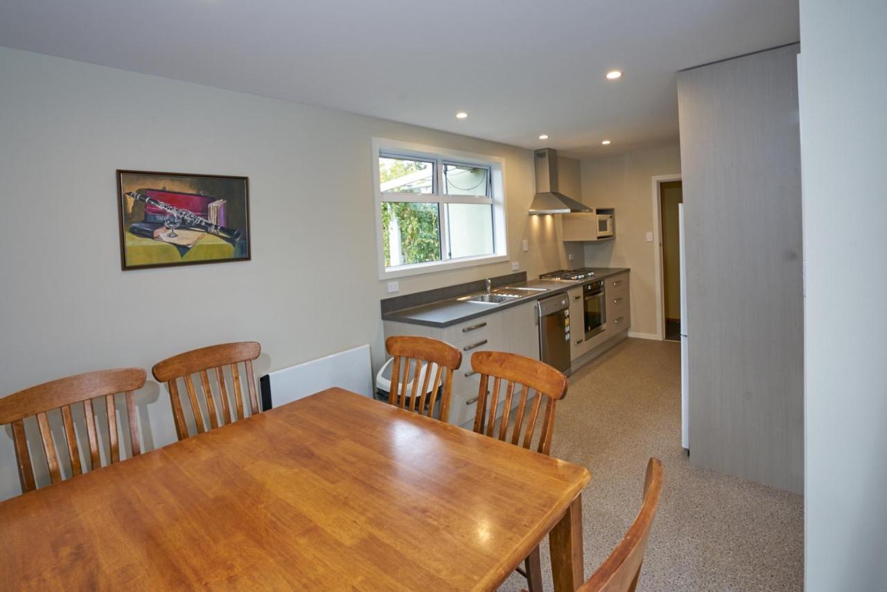 Accommodation Fiordland -The Three Bedroom House At 226A Milford Road เทอาเนา ภายนอก รูปภาพ