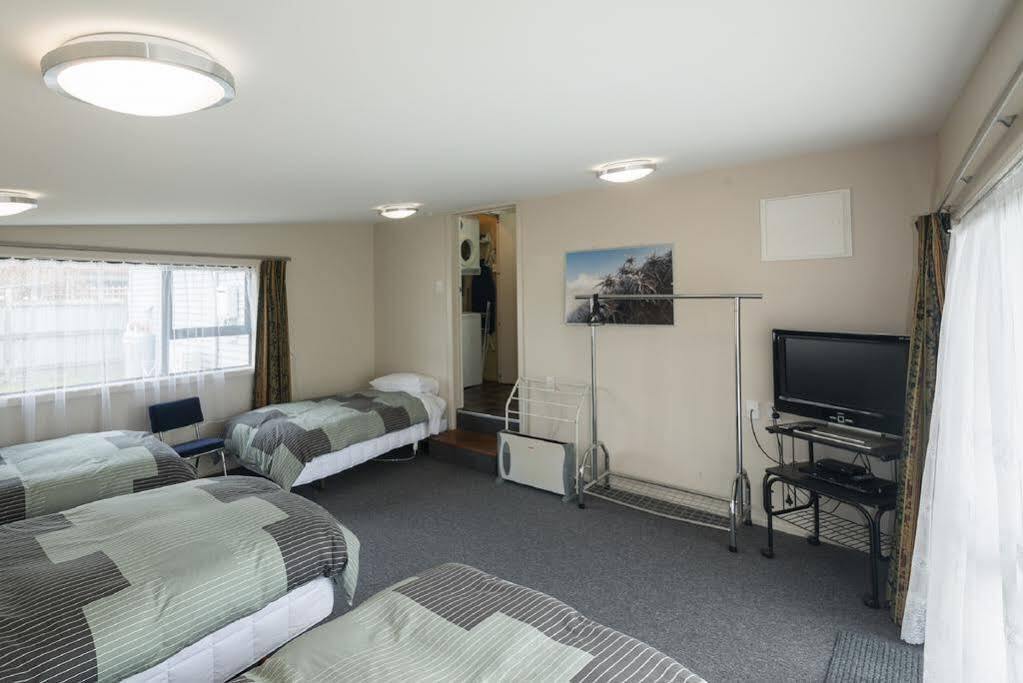 Accommodation Fiordland -The Three Bedroom House At 226A Milford Road เทอาเนา ภายนอก รูปภาพ