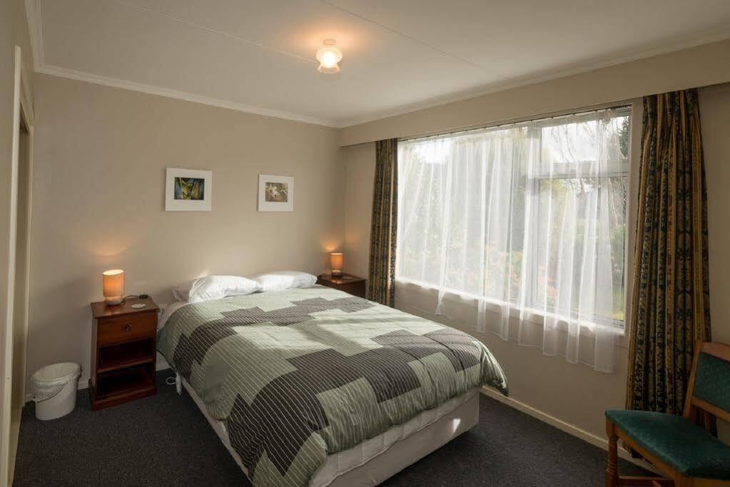 Accommodation Fiordland -The Three Bedroom House At 226A Milford Road เทอาเนา ภายนอก รูปภาพ